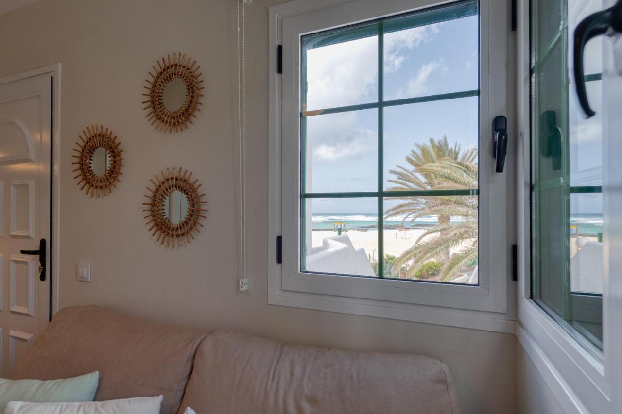 Homeforguest Modern And New Beachfront Apartment La Oliva Eksteriør bilde