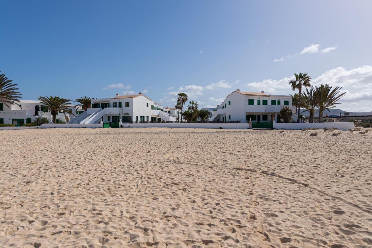 Homeforguest Modern And New Beachfront Apartment La Oliva Eksteriør bilde