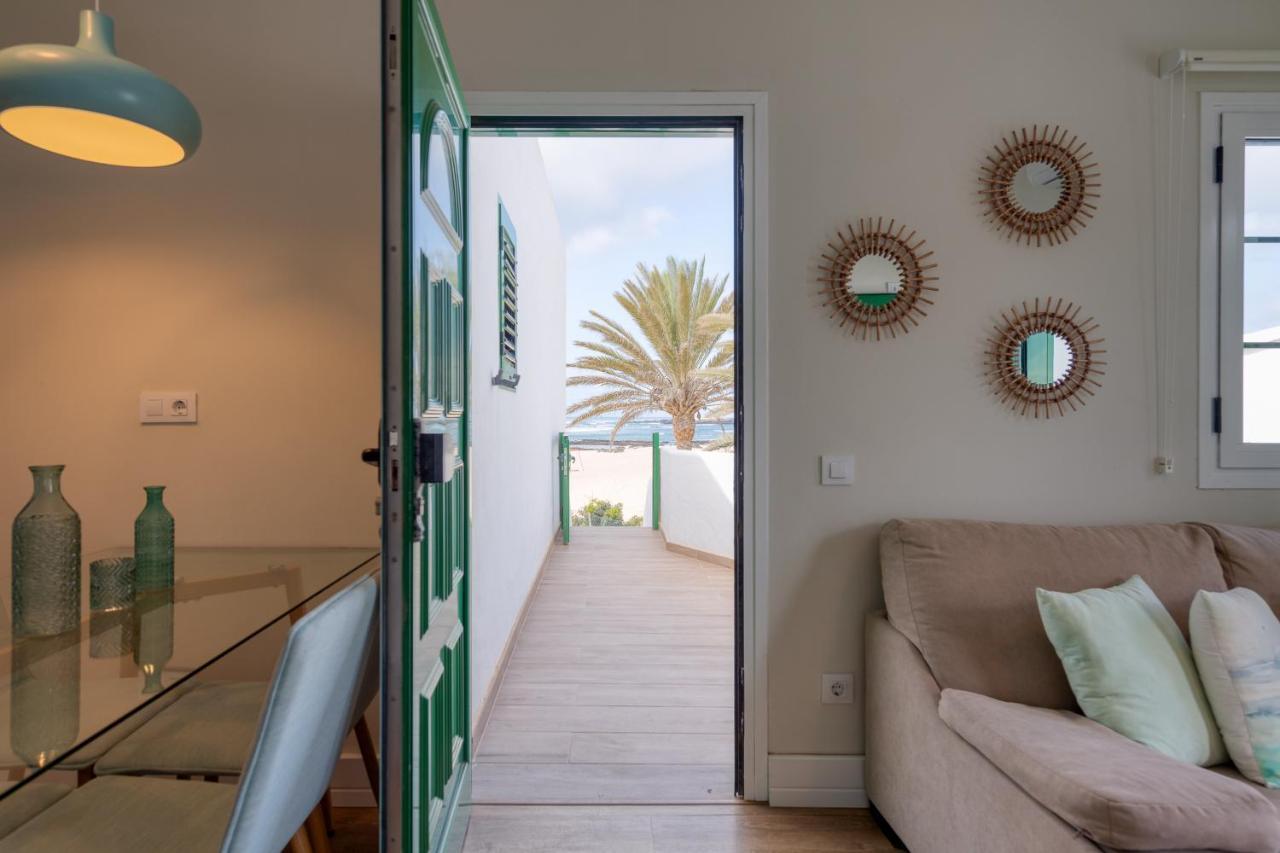 Homeforguest Modern And New Beachfront Apartment La Oliva Eksteriør bilde